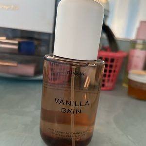 Phlur vanilla skin 8 ounce size
